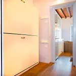 شقة Easyhomes - Porta Venezia Oberdan
