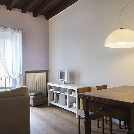 شقة Easyhomes - Porta Venezia Oberdan *