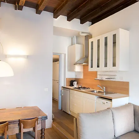 Easyhomes - Porta Venezia Oberdan شقة ميلان