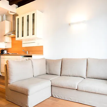 Easyhomes - Porta Venezia Oberdan ميلان
